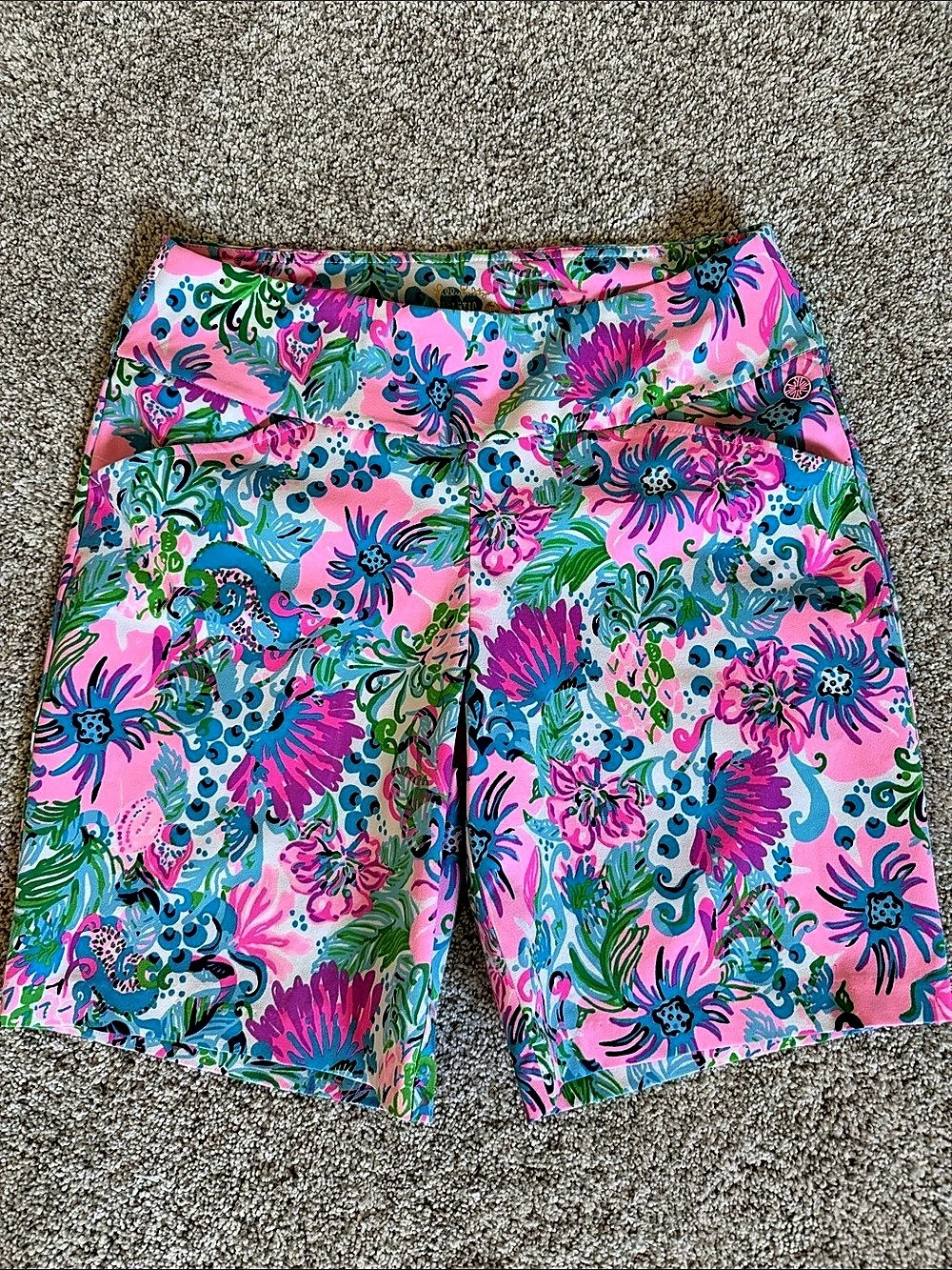 Lilly Pulitzer Luxletic Weekender Mid-Rise Performance Short Floral Shorts women